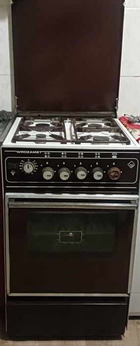 Продам газовую плиту