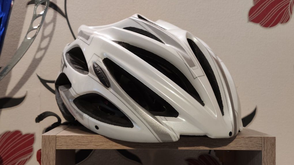 Kask Met Veleno L 56-62cm