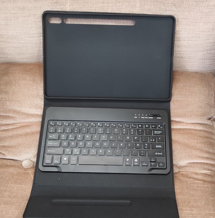 Jademall HD10 etui z klawiaturą