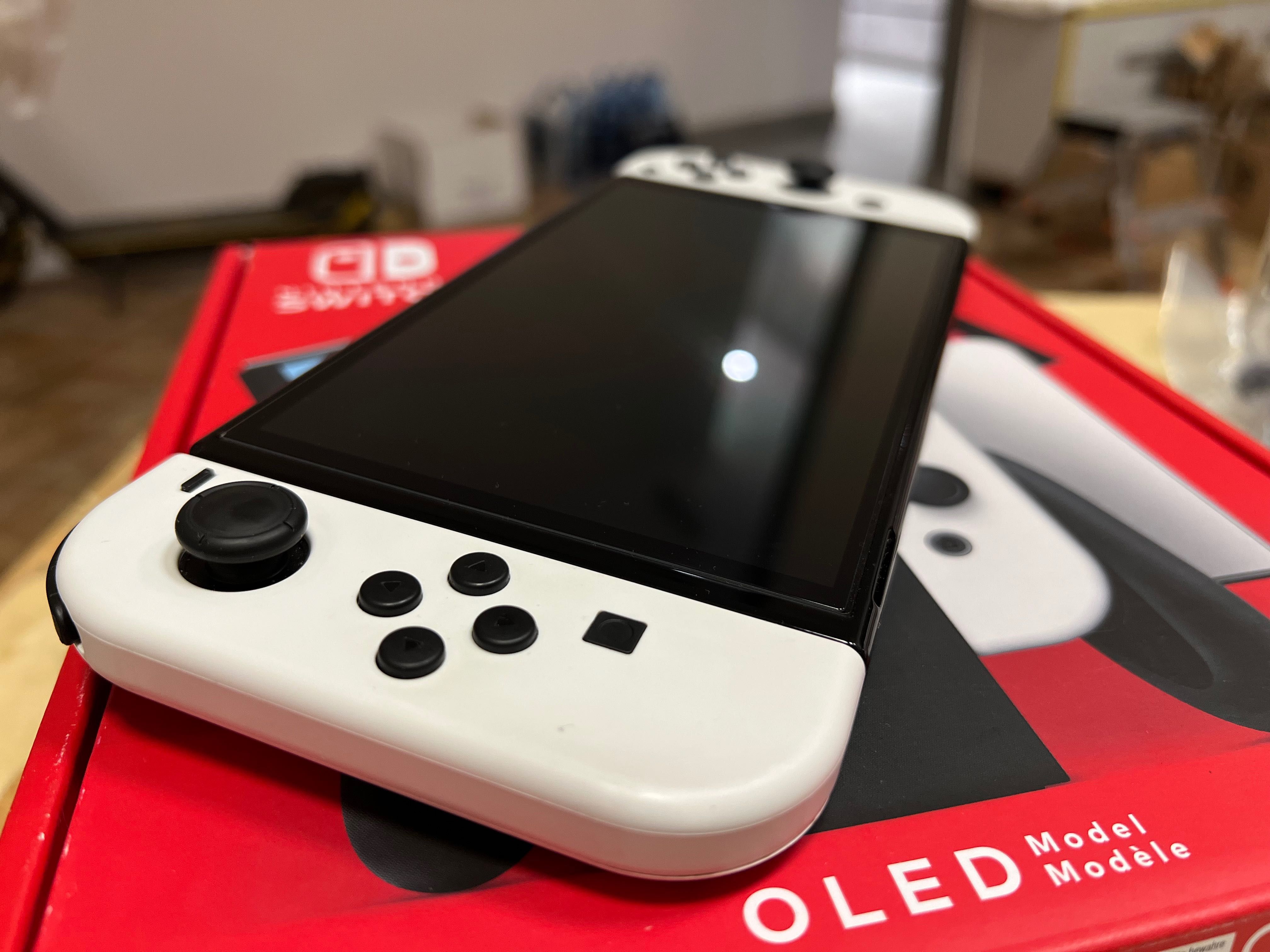 Jak nowa konsola Nintendo Switch Oled biała - gwarancja  + etui