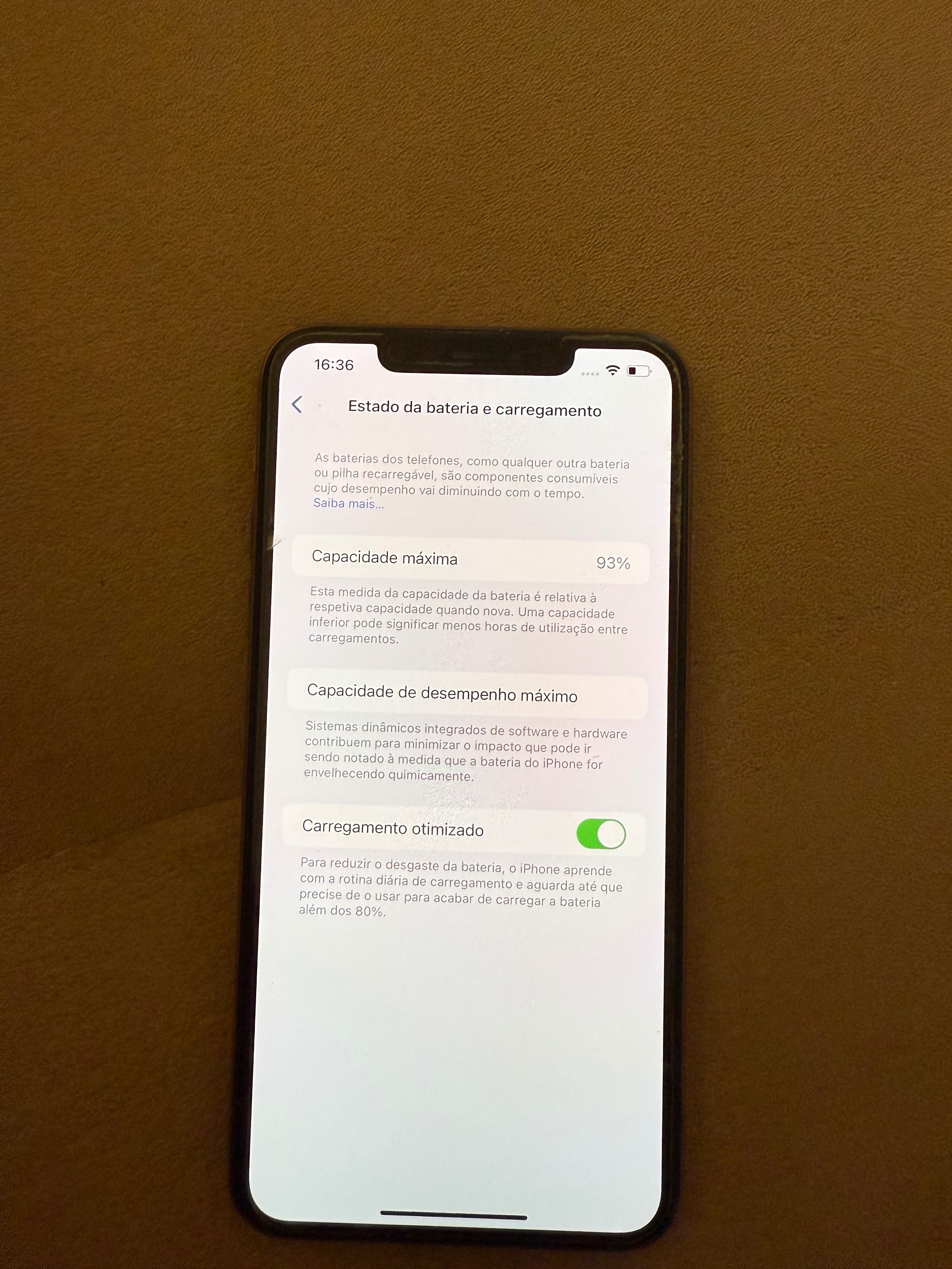 IPhone 11 Pro Max Dourado ( excelente estado) Sem interesse em trocas