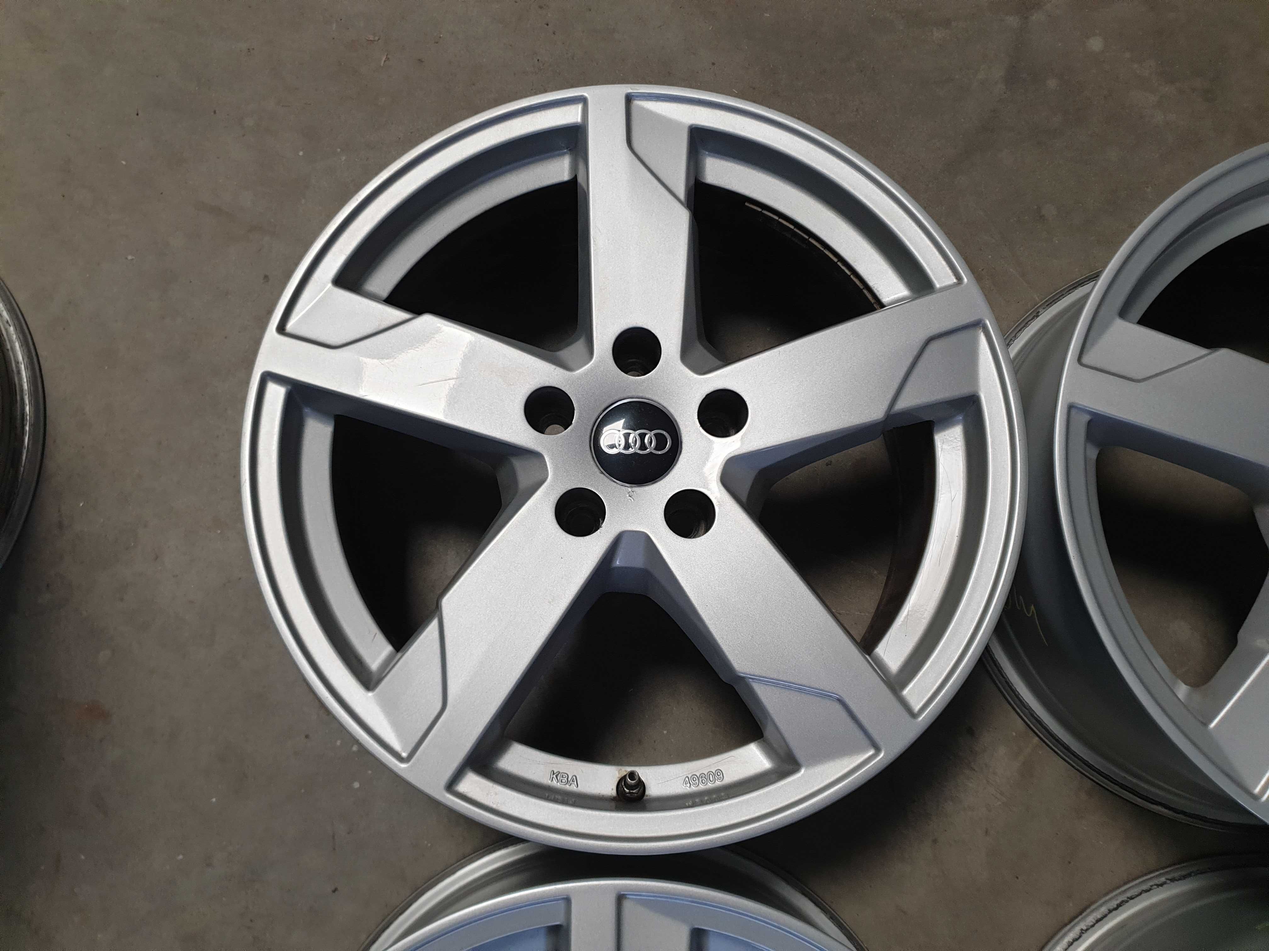 Alufelgi 17" Audi a3 8p 8V a4 b6 b7 b8 b9 a6 c6 c7 c8 Q3 Q5 5x112 slin