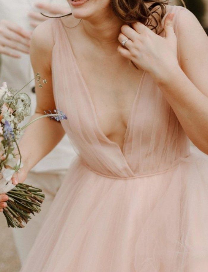 Sukienka ślubna rozkloszowana tiulowa tiul z koła pudrowy róż S 36