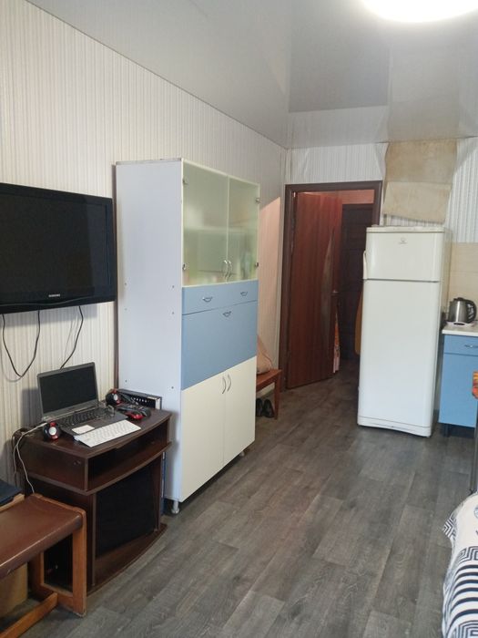 Продам Гостинку м.Студенческая .