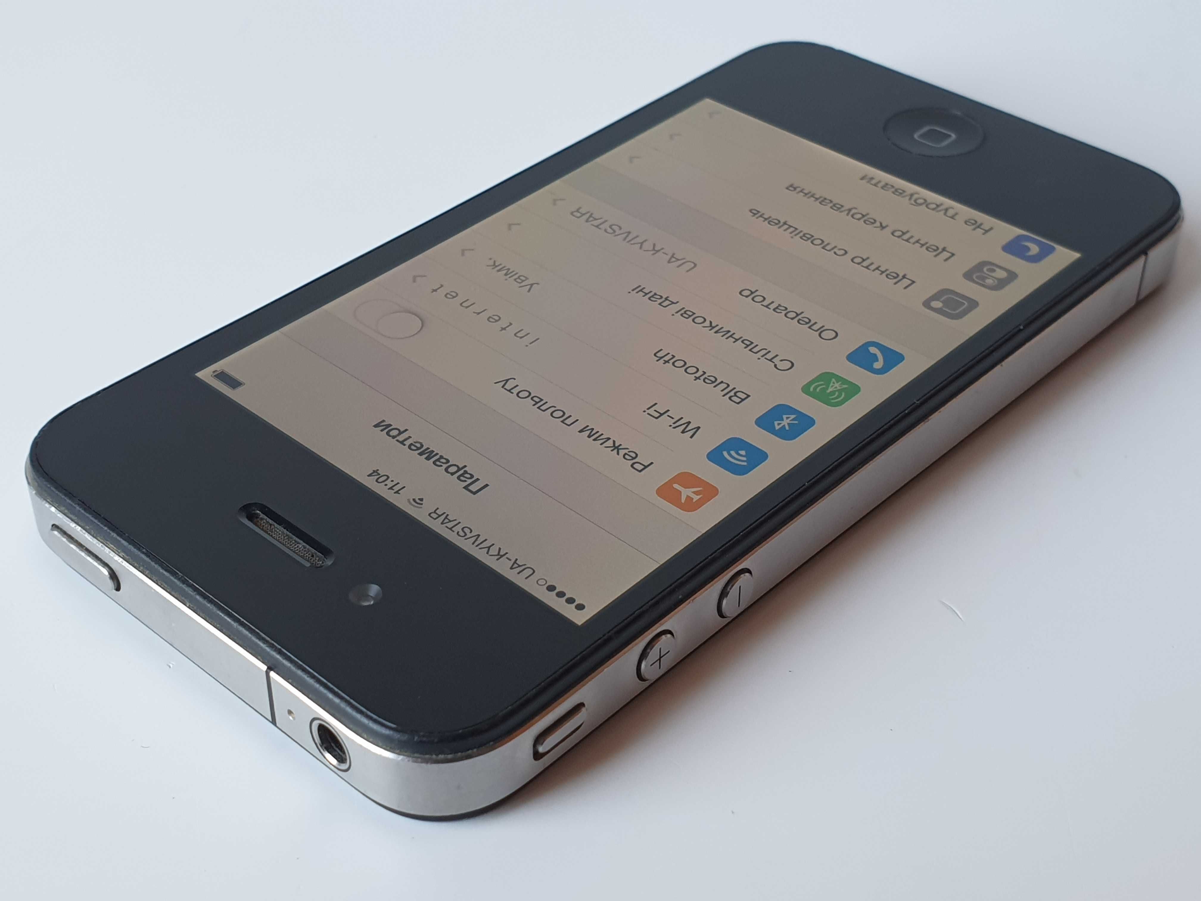 iPhone 4      a1332  16GB