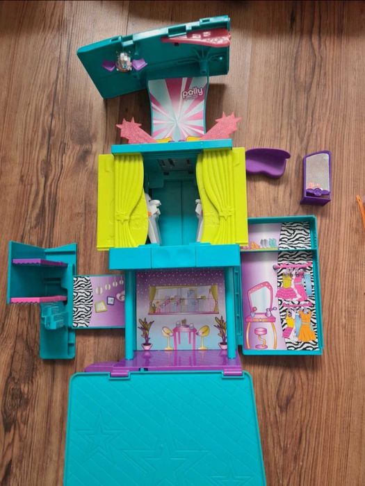 Polly Pocket scena z samochodem