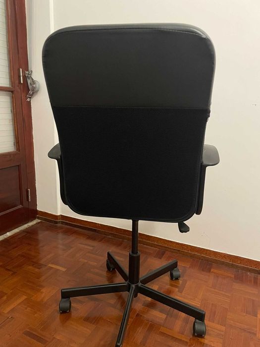 Cadeira giratória de secretária