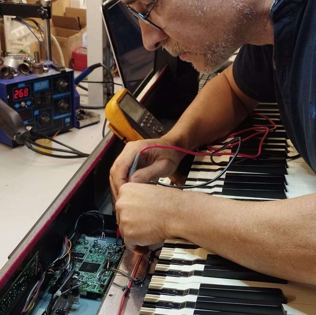 Reparação de teclados musicais Roland Yamaha Korg Nord Casio Kurzweil
