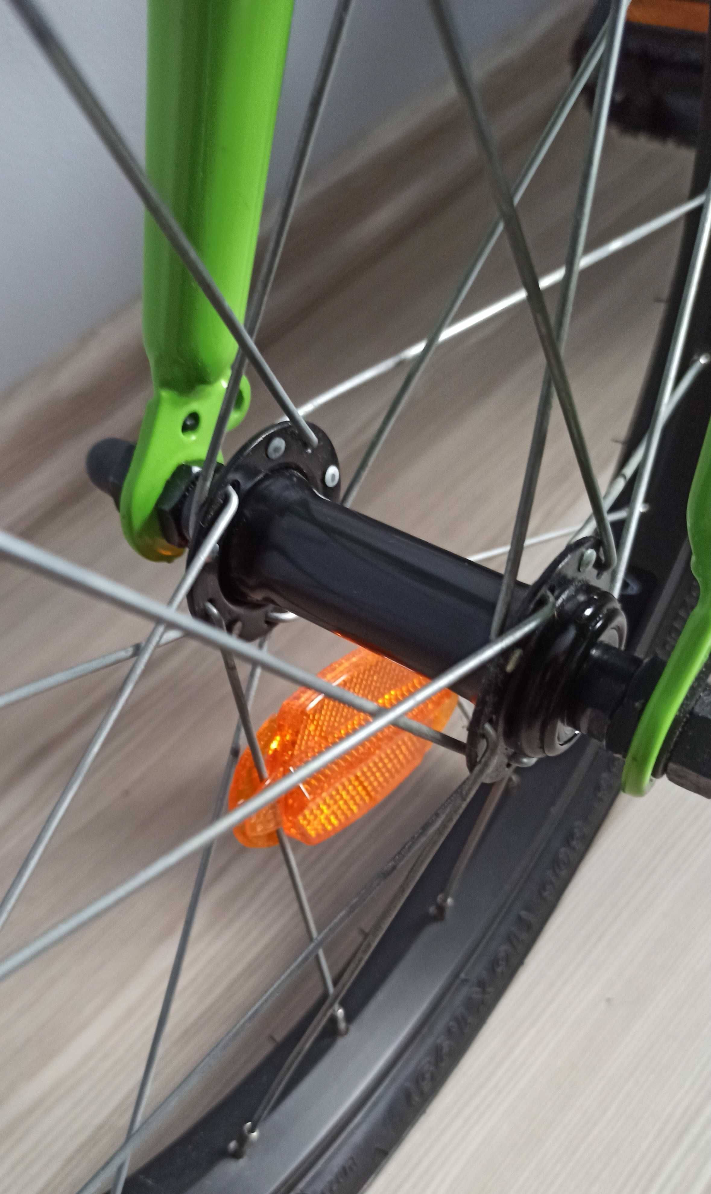 Kross RACER 3.0 16 cali, boczne kółka, pałąk, Kask B-Twin + Gratis