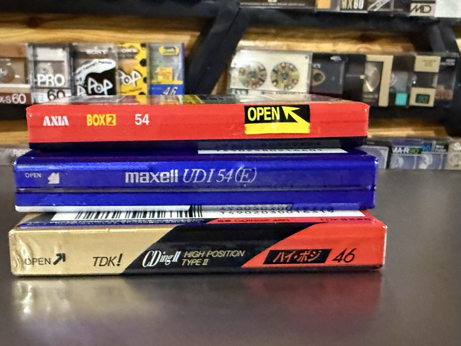 Продам лот аудио кассет TDK Maxell