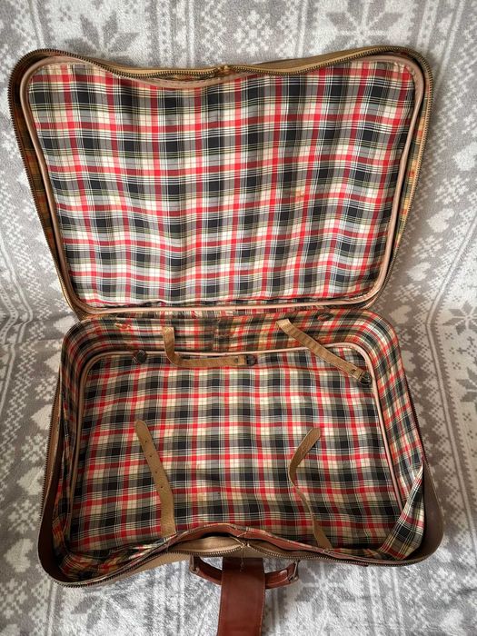 Dwie walizki w stylu retro