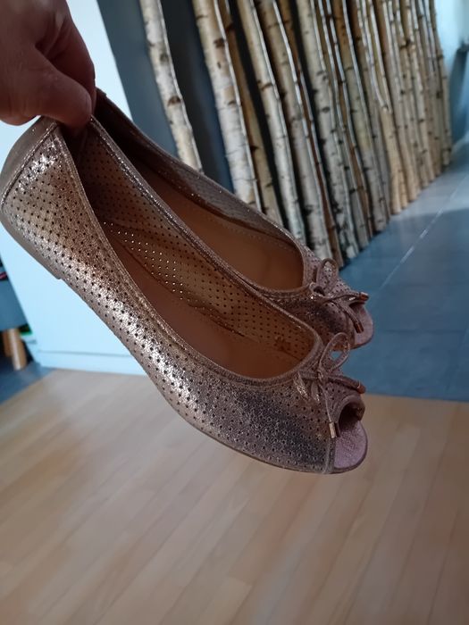 Buty damskie baleriny złote