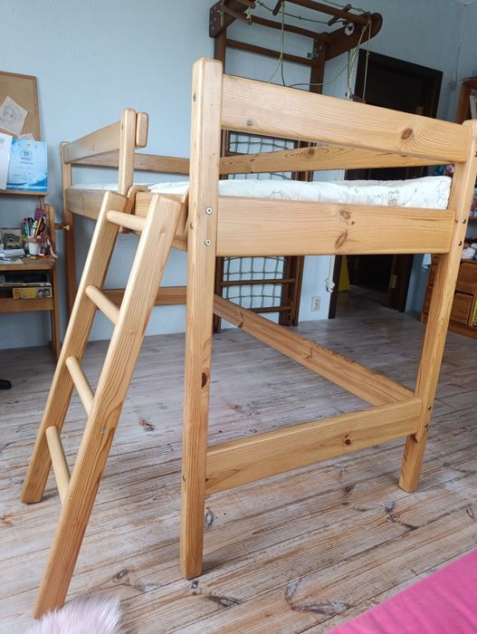 Ліжко-горище дерев'яне