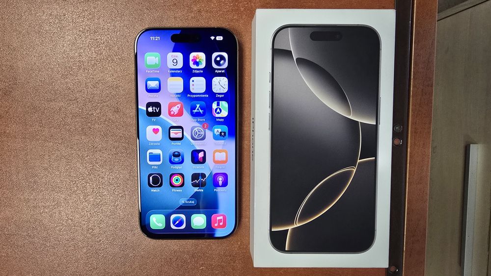 iPhone 16 Pro 128GB eSIM tytanowy, stan bdb, gwarancja