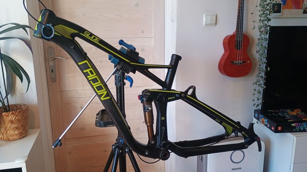 Rama Radon Slide 160mm carbon enduro 27,5 rozm. 16"