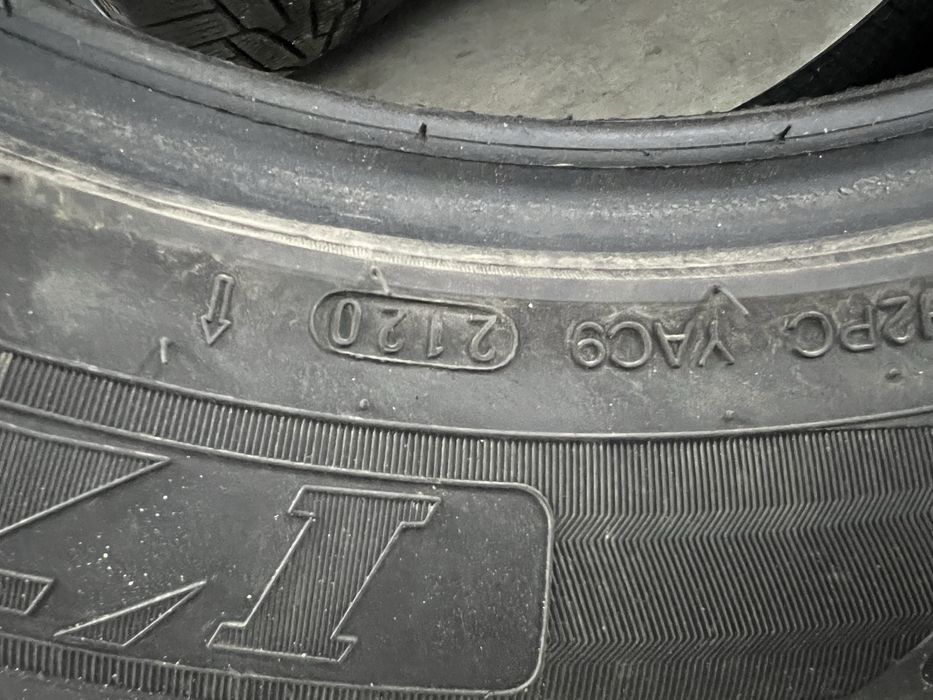 Продам комплект гуми 235/55 R17 KUMHO IZEN KW31