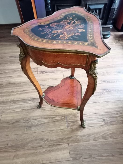 Piękna konsola zdobiona intarsja antyk