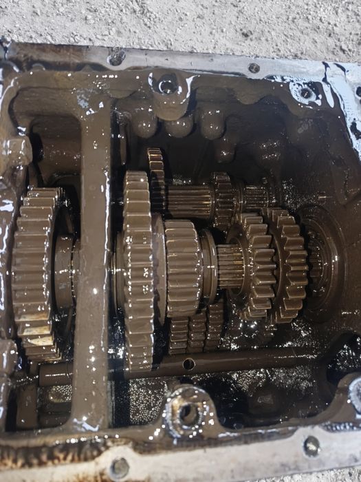 Продам запчастини для мтз