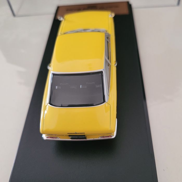 Carro miniatura Isuzu