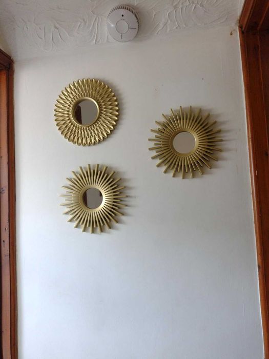 Dekoracja zestaw 3 luster w złotych ramkach do domu na ścianę