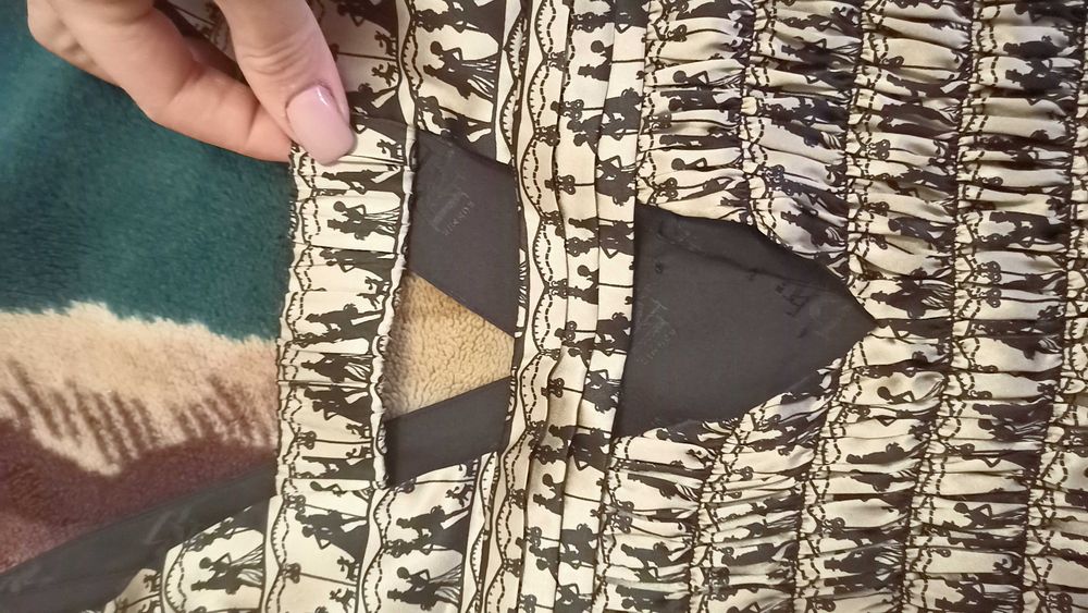 Красивое шёлковое платье-сарафан. Размер 16/44.