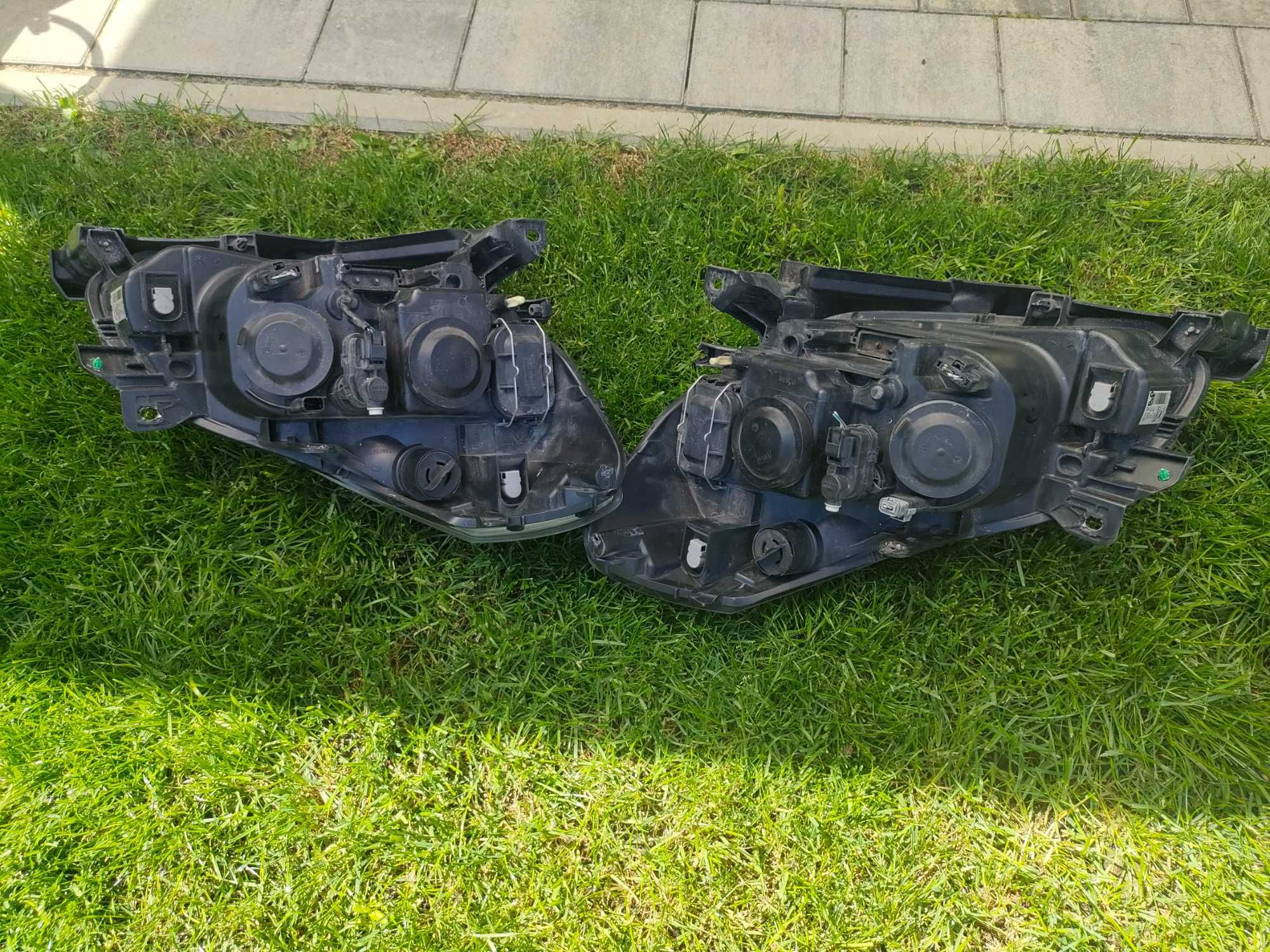 Clio III   lampa lewy prawy przód