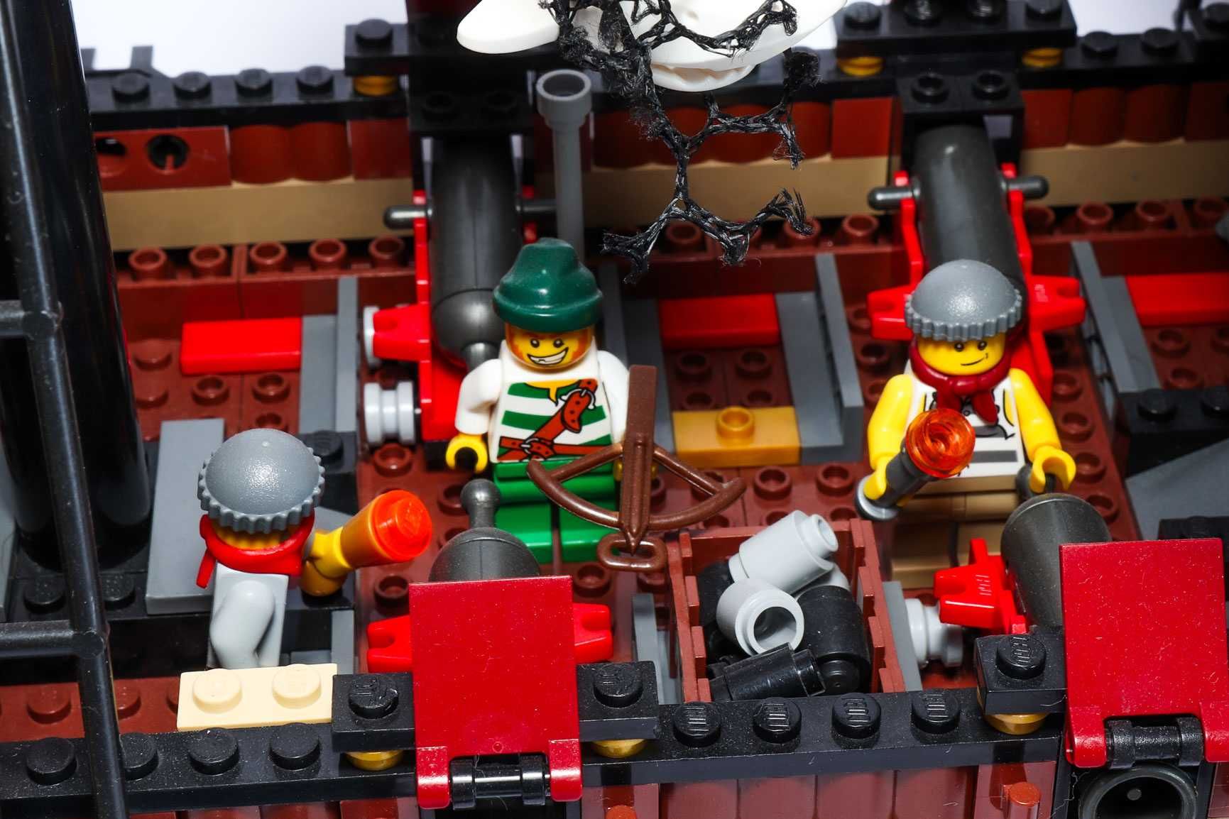 Lego 6243 BrickBeard`s Bounty Pirates + 6241 Wyspa skarbów piratów