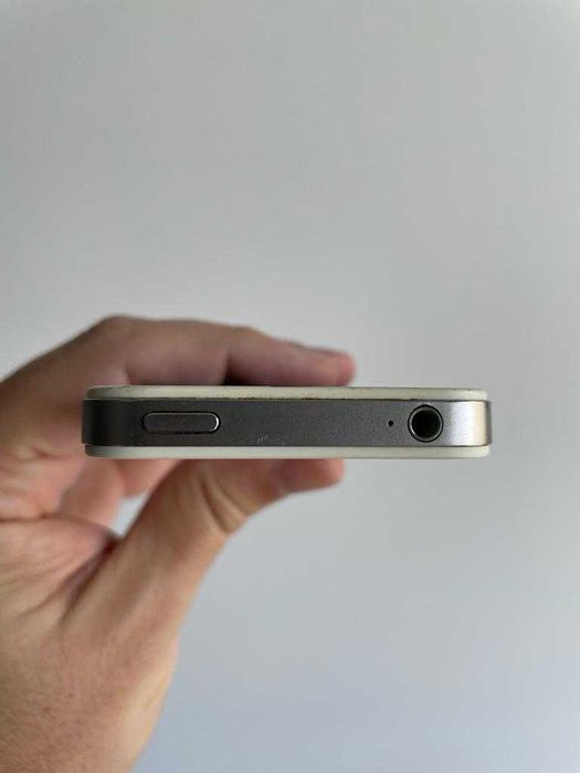 Telemóvel iPhone 4S 16GB