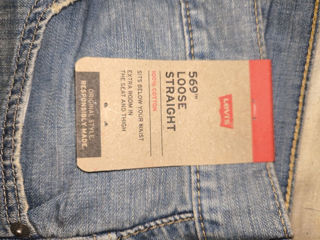 Джинсы Levis 569