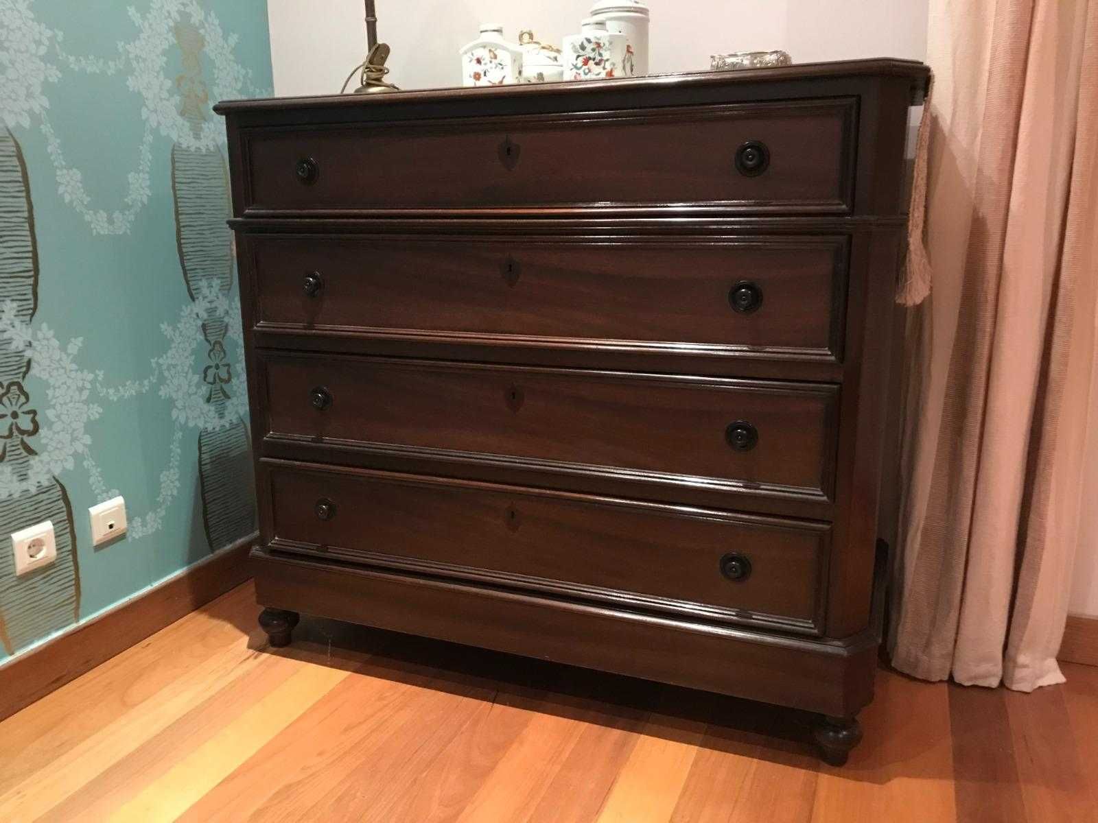 Comoda em mogno Estilo francês
