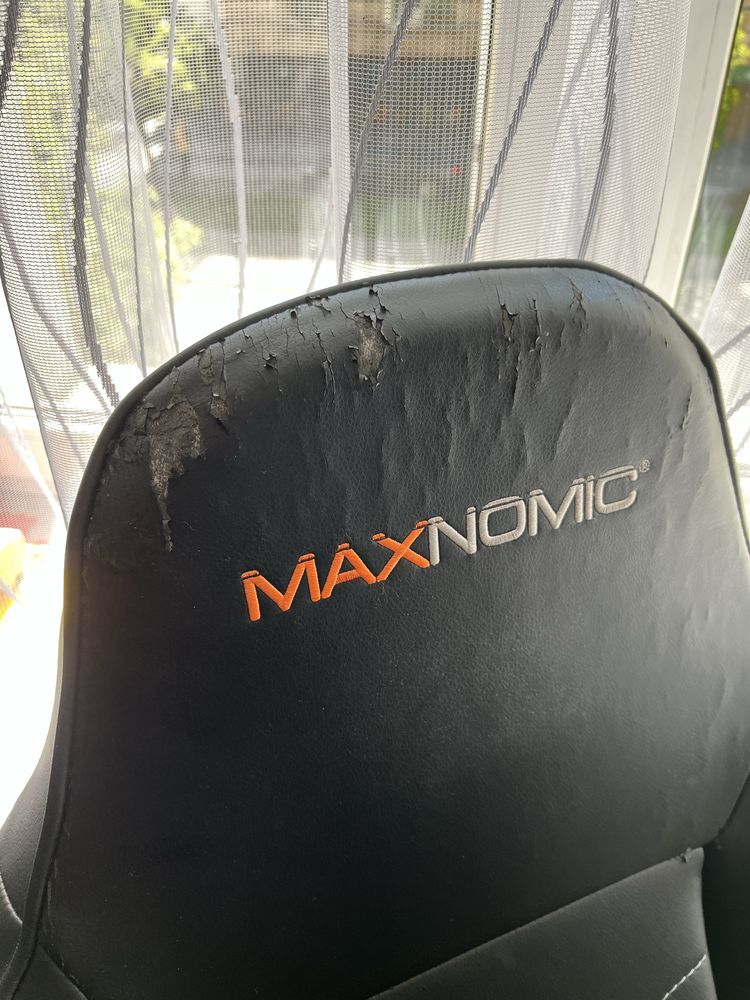 Krzeslo gamingowe / biurowe MAXNOMIC Dominator Black