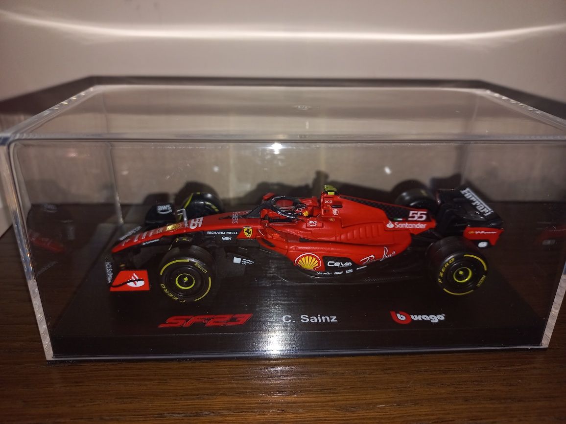 Bburago bolid F1 SF23 Ferrari Racing, C. Sainz ,skala 1:43