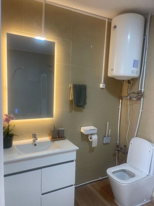 Loja convertida em apartamento80m2, 3 vagas +3 arrumos,