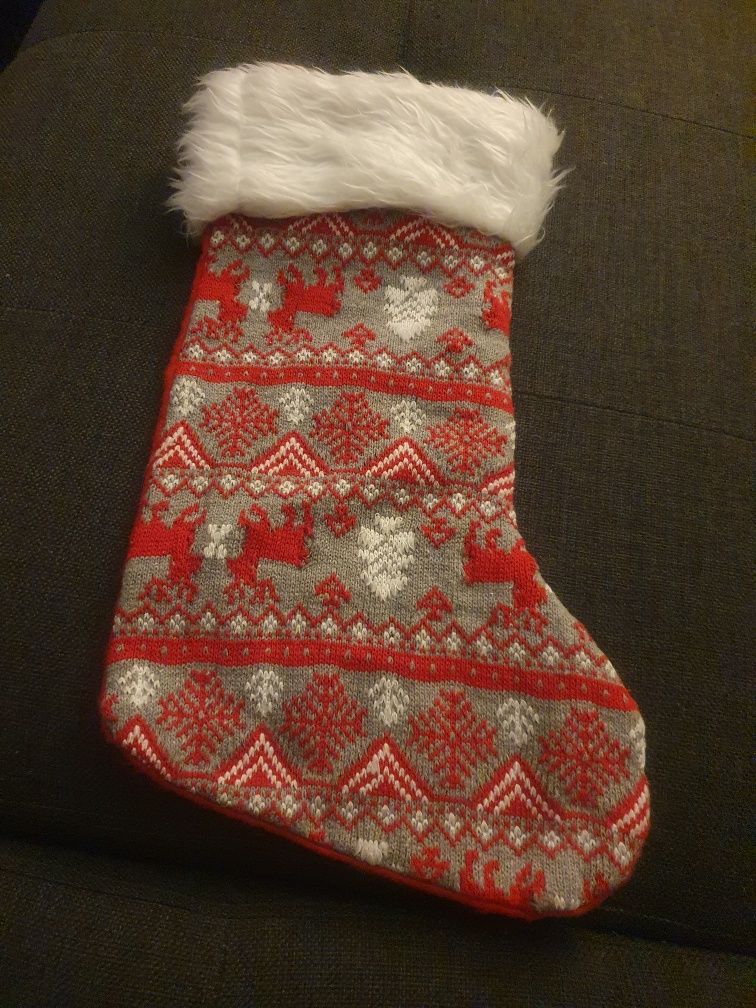 Skarpeta świąteczna na prezenty