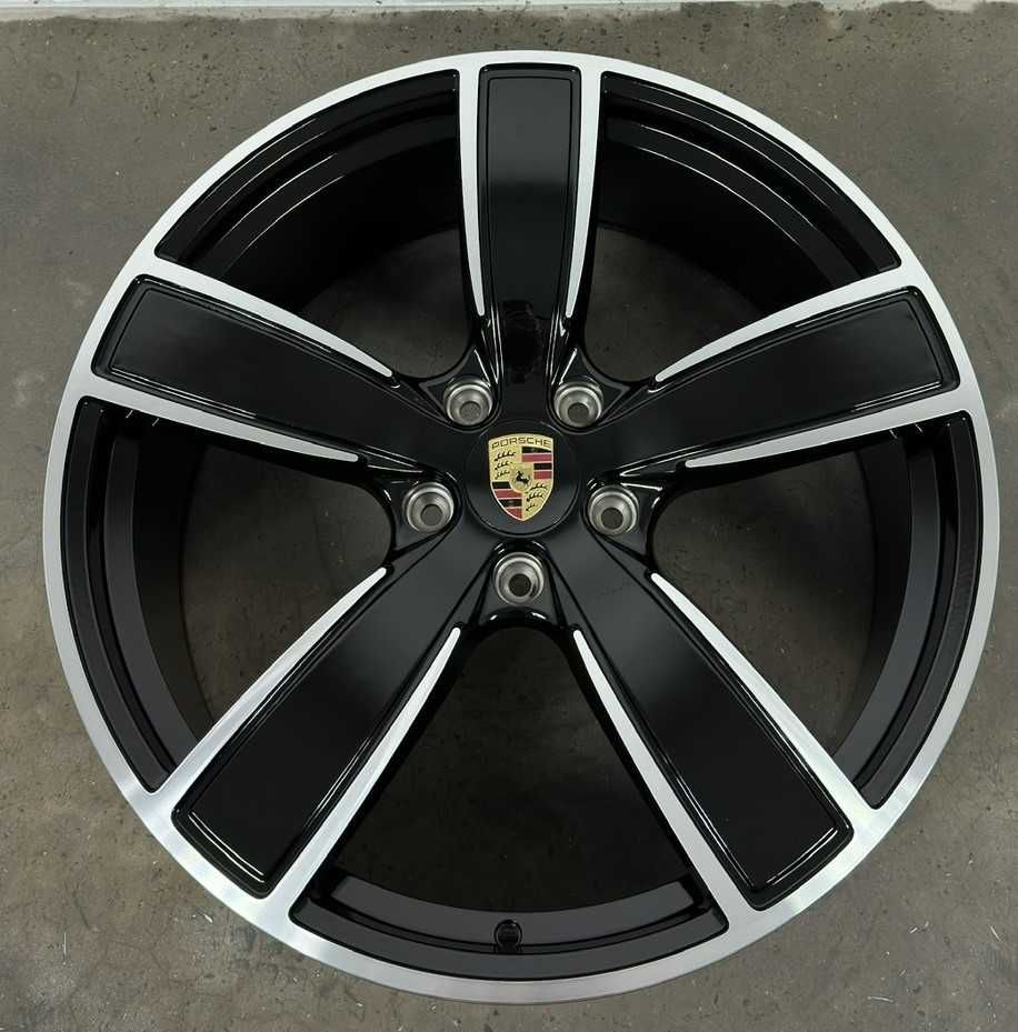 Новые Разноширокие диски 5*130 R22 на Porsche Cayenne GTS Coupe NEW