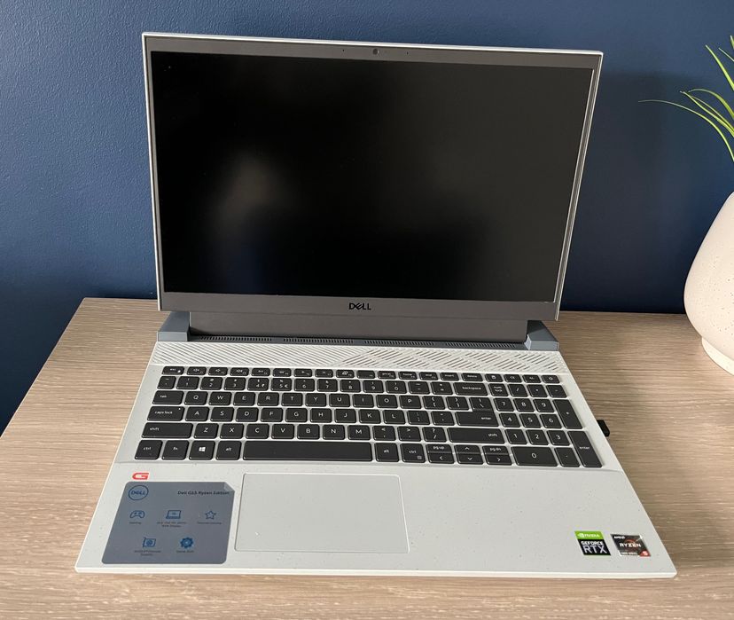 Laptop gamingowy Dell G15-5515