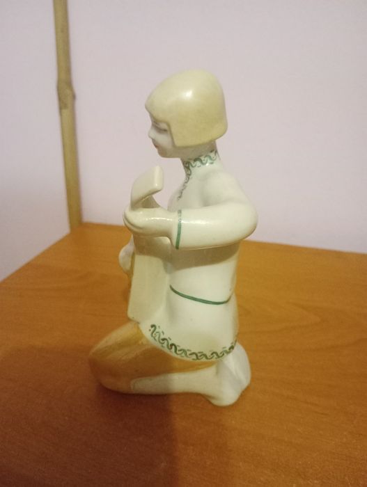 Статуэтка Юный балалаечник