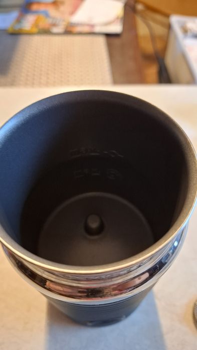 Spieniacz na mleko do ekspresu Nespresso  C 120