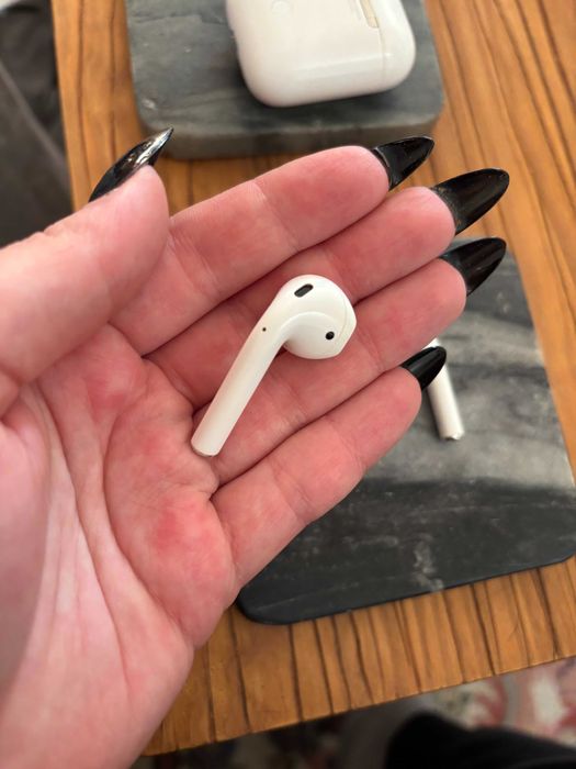 Apple AirPods 2 gen.