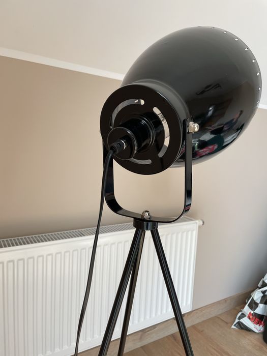 Lampa stojąca loft / industrialna na trójnogu