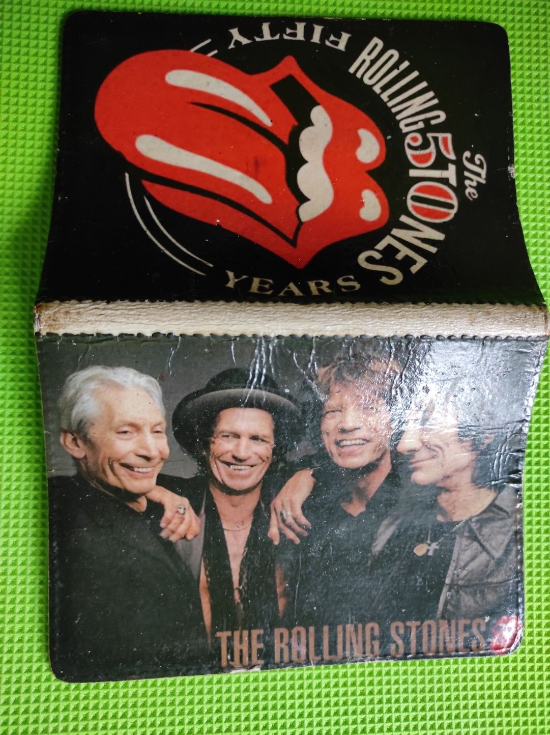 Кожанная обложка для паспорта с легендарной группой The Rolling Stones