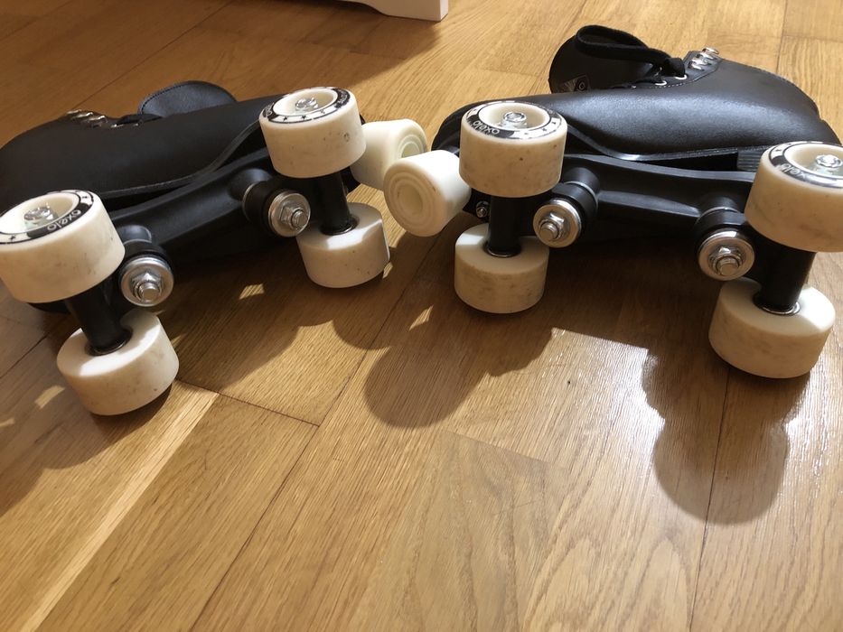 Patins 4 rodas. Usados 2x. Novos! N. 35