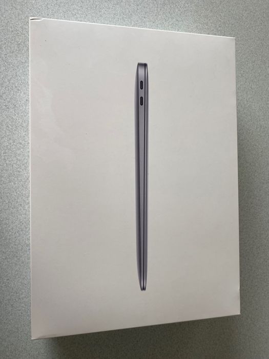 MacBook Air with Apple M1 chip 13 -Inch