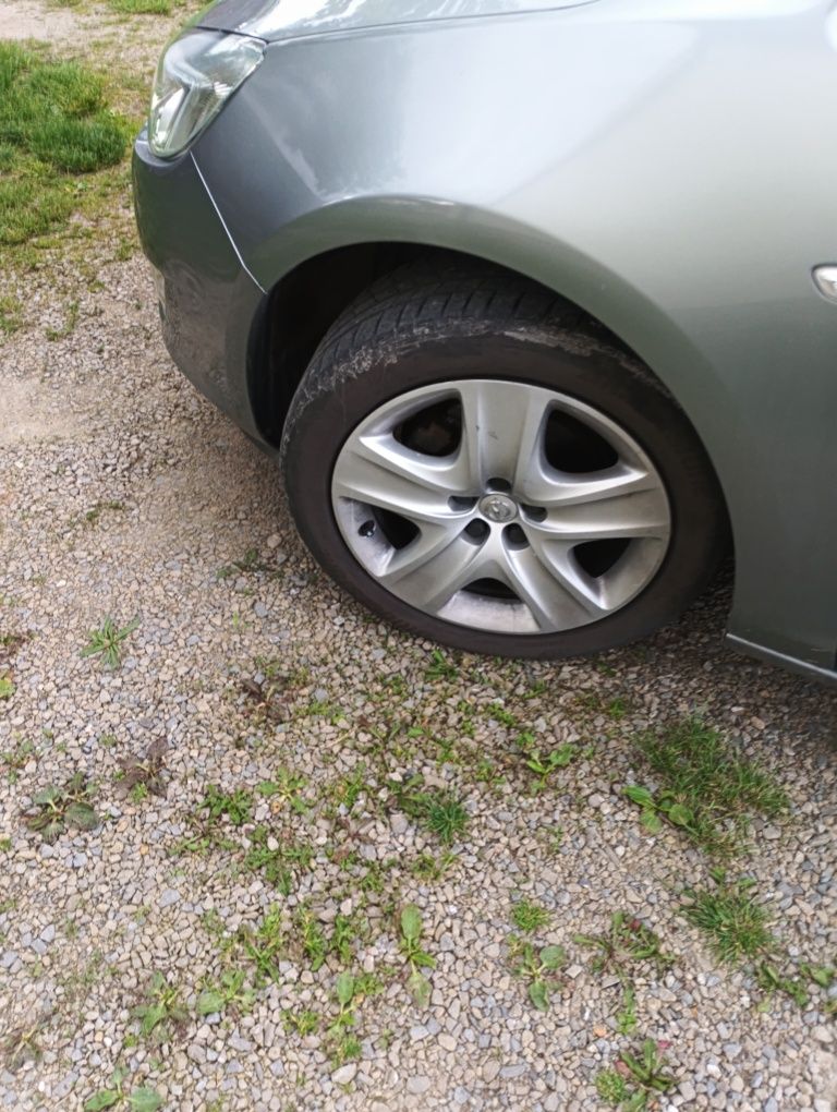 Sprzedam piękną astrę j
