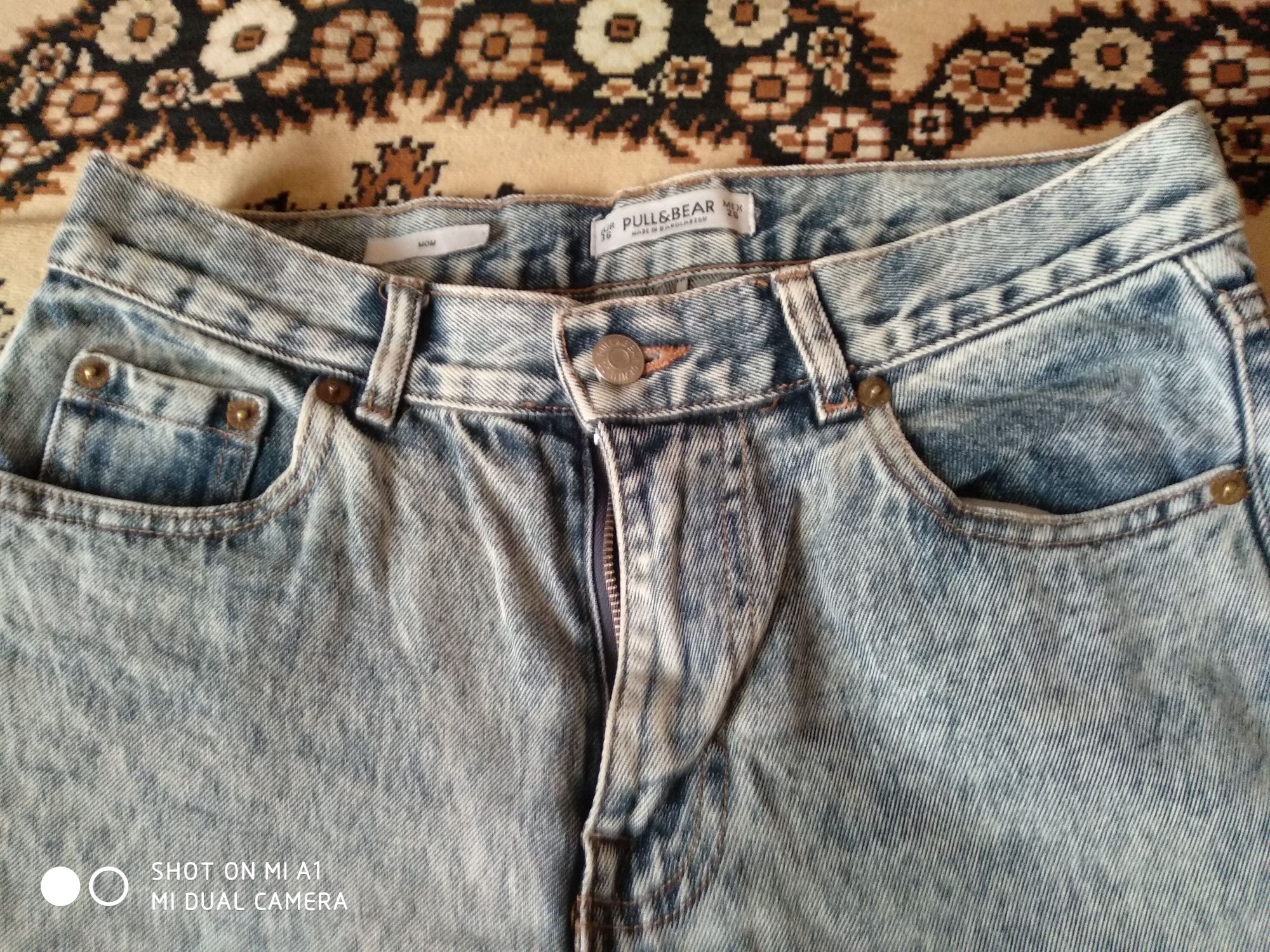 Продам Джинси МОМ ,L 220 грн договірна