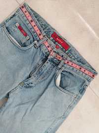 Spodnie damskie jeansowe z szeroką nogawka