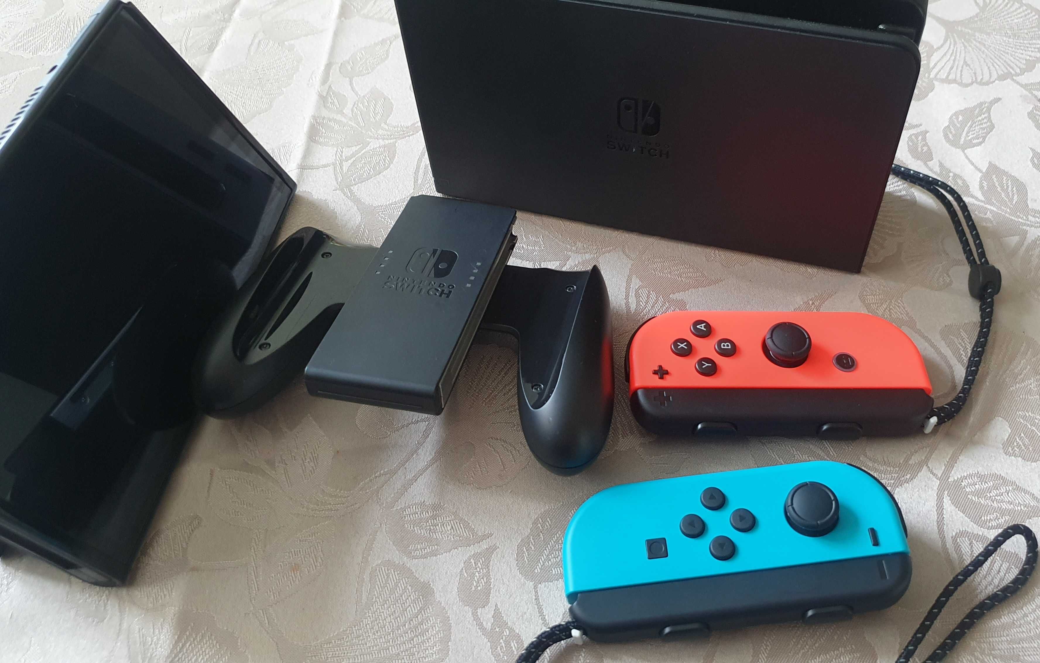 Продам Nintendo Switch OLED стан нової