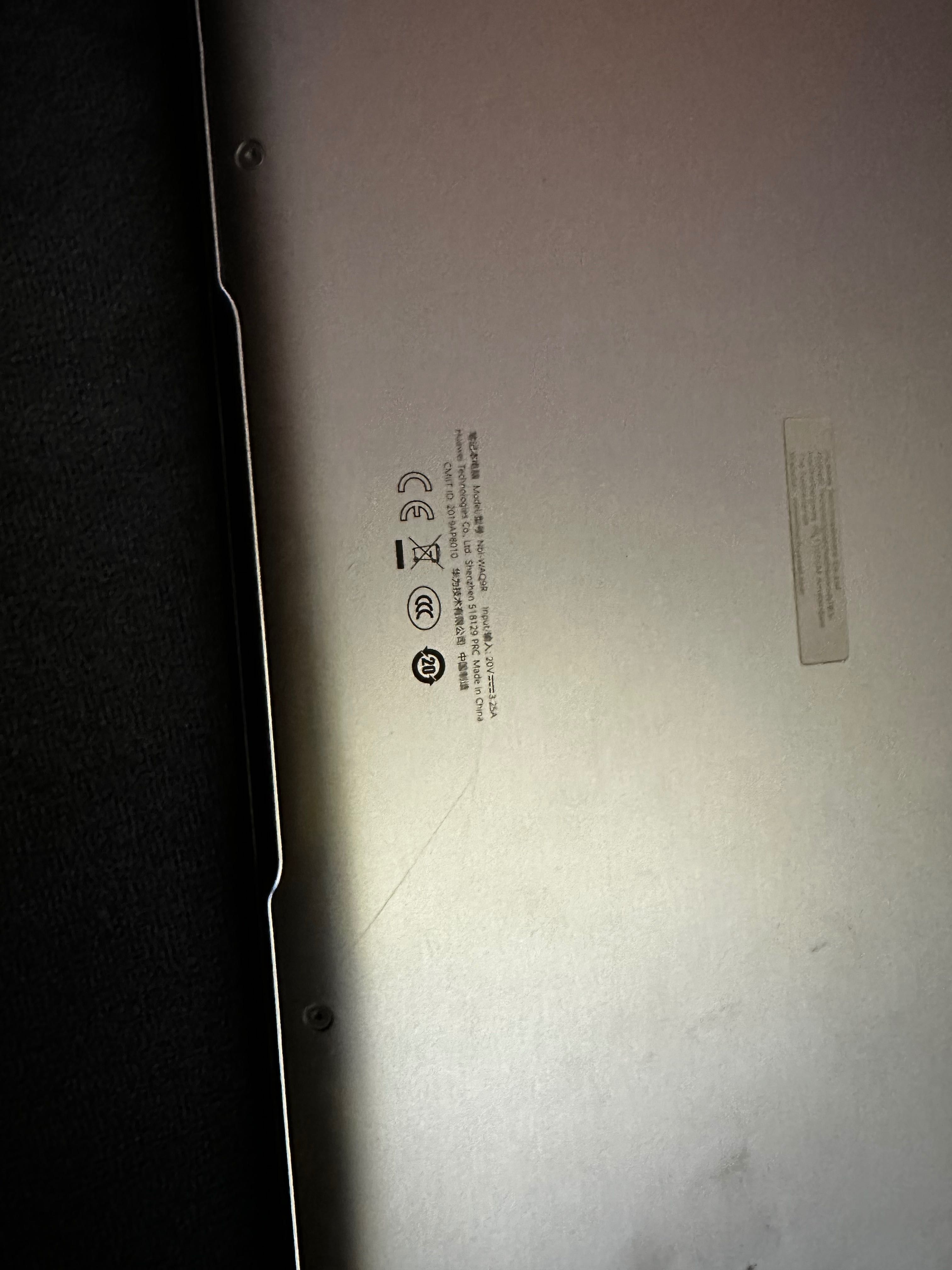 Laptop Huawei MateBook D14 Ryzen 5/8GB RAM/324GB