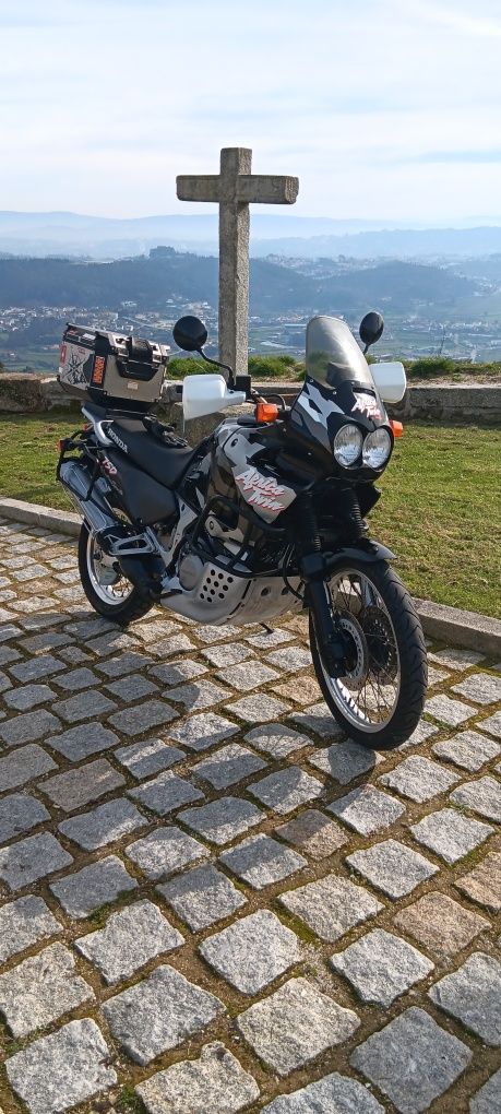 XRV 750 Africa twin RD07A