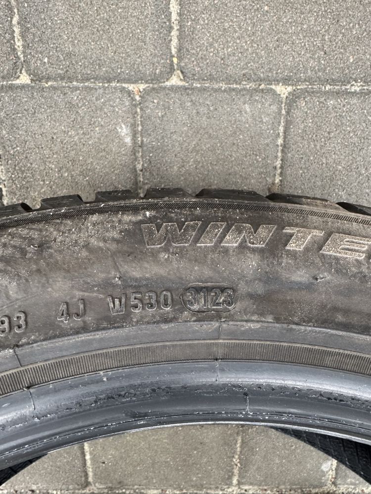 Шини зимові Pirelli Sottozero 3 245/45 R18 7мм 2023 рік